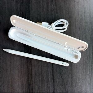 Apple Pencil (2nd Generation) w/ Compatible Charging Case